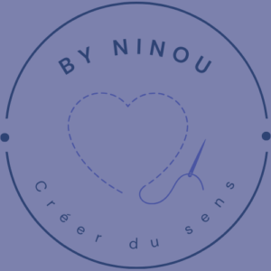 Logo By Ninou sur fond violet